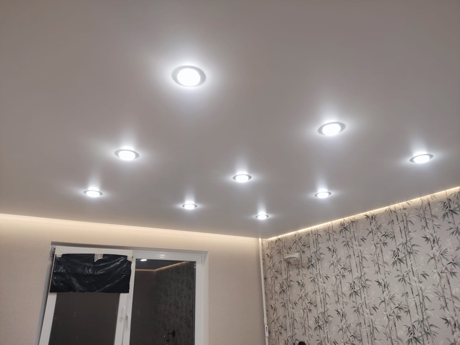 Примеры выполненных работ с натяжными потолками